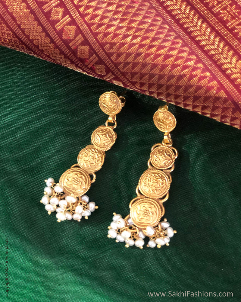 Coin drop earrings, gold – Estilo Boutique & Gifts
